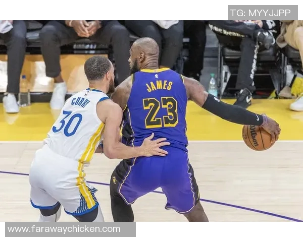 库里346次砍25分+5记三分，其他球员无人达到200场